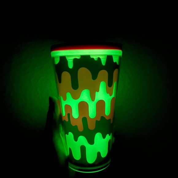 Starbucks Fall 2023 Glow in the Dark Halloween Drippy Sticker Grande Cup - Picture 4 of 4